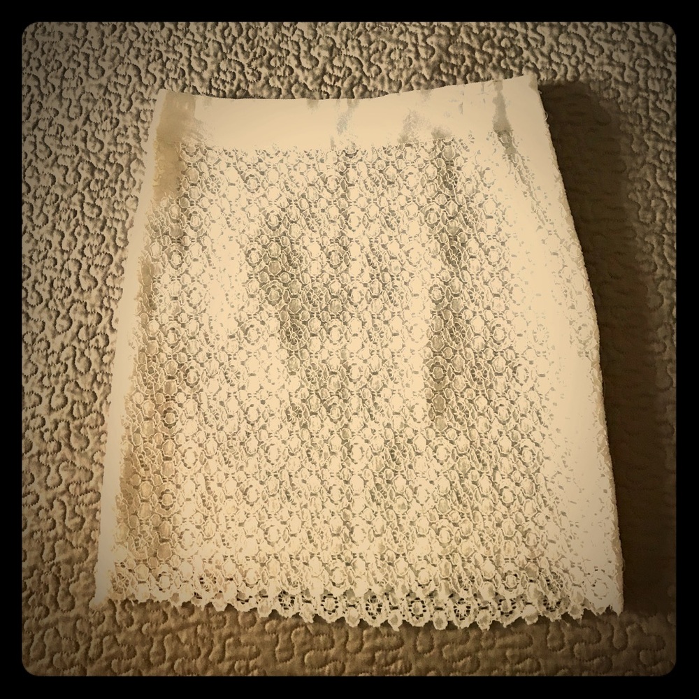 Forever 21 Ivory Lace Short Skirt Sz M